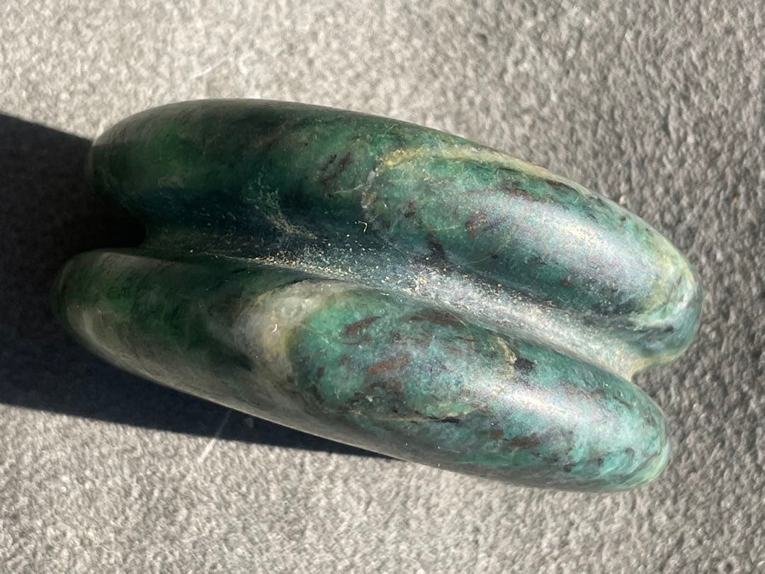 古墳時代前期　合わせ勾玉　翡翠　飛騨翡翠　碧玉　出土品。