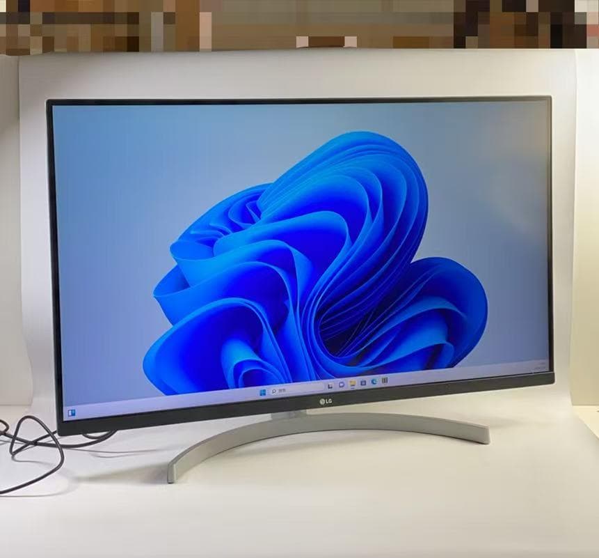 LG 32UN550-WAJP 4k 31.5インチ hdr pcモニター