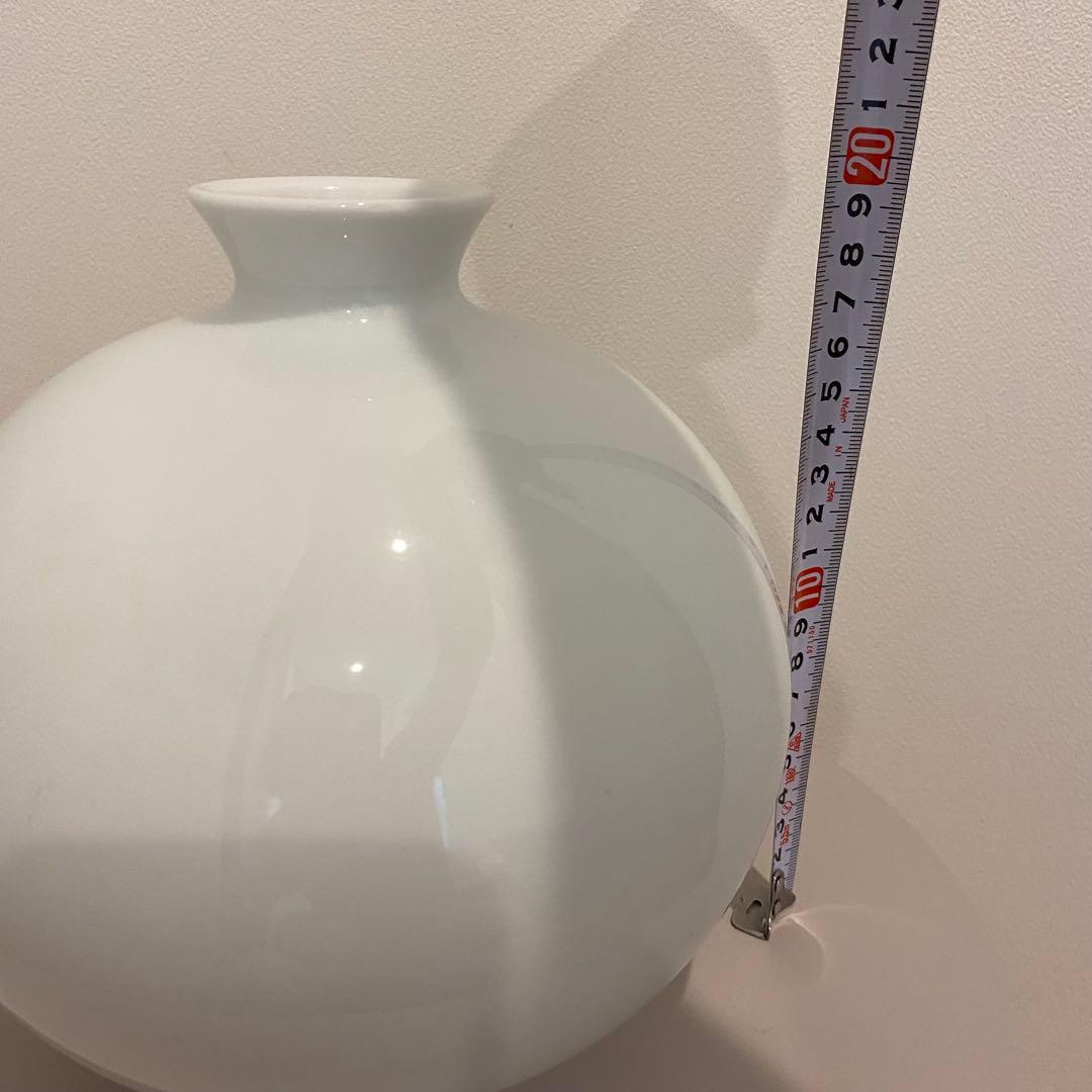 【美品】人間国宝　井上萬二　本人作　白磁丸形　壺　共箱