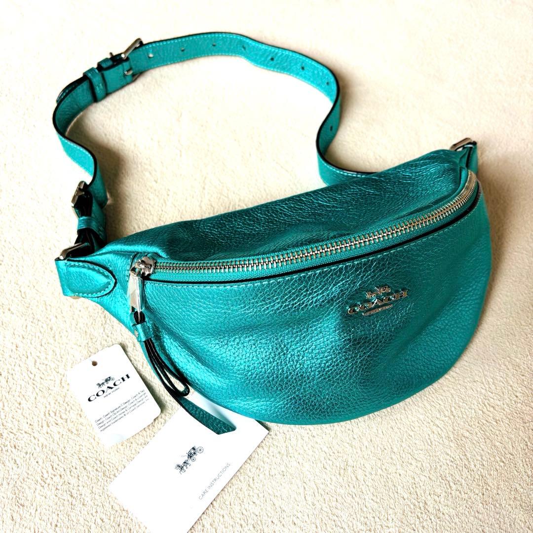 【新品未使用】COACH メタリックレザー シボ革 ボディバッグ グリーン