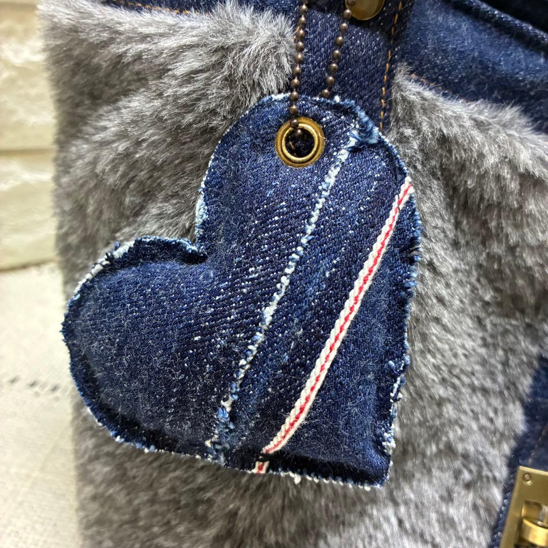 デニムリメイク　濃い色デニムとグレーファーのキューブバック　合皮持ち手・底横長