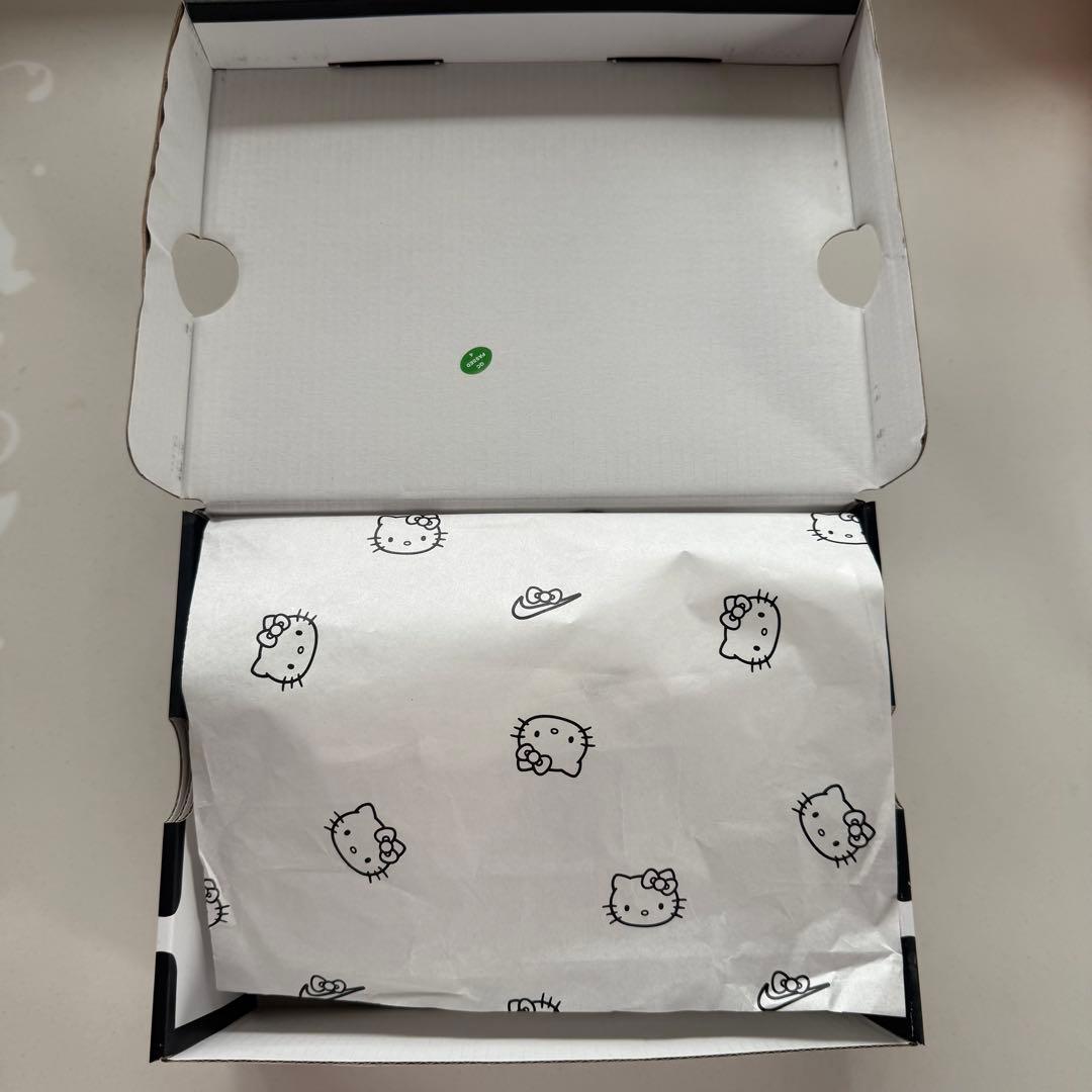 ハローキティ NIKEスニーカー 19cm 新品未使用