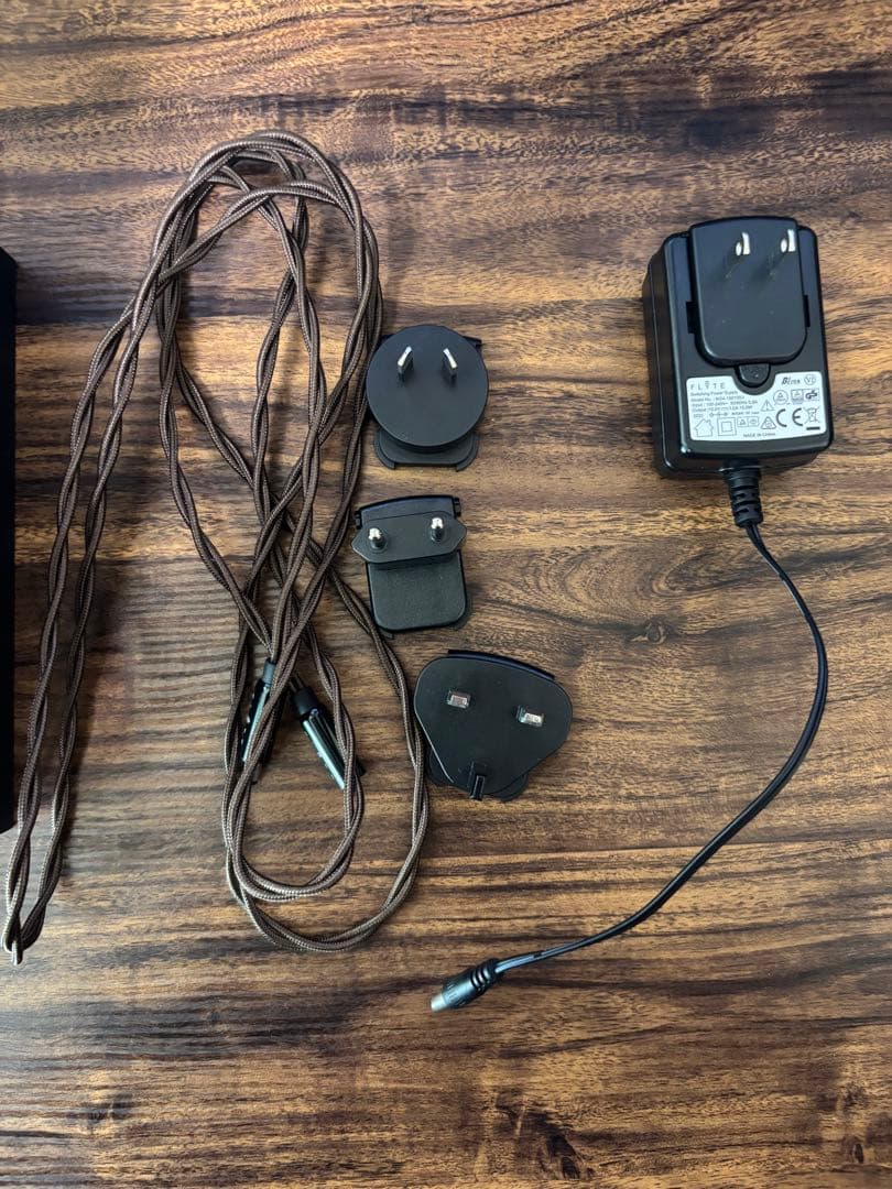 FLYTE ニコラ 真空管浮遊ランプ