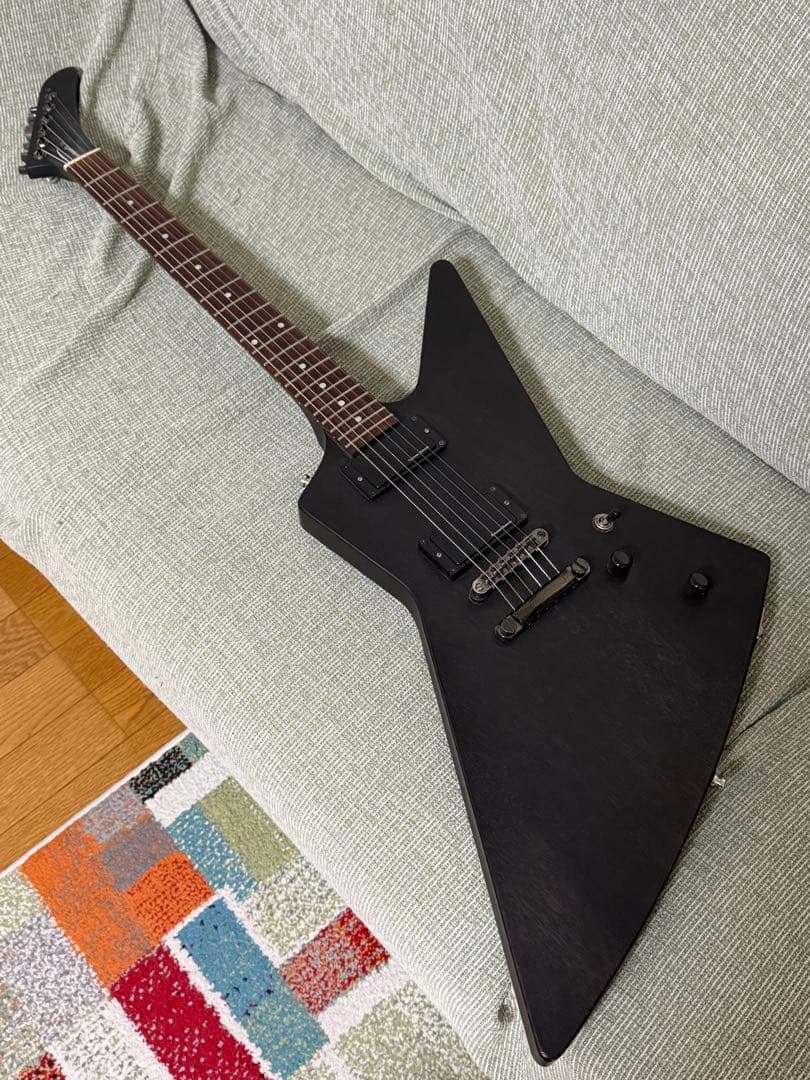 EDWARDS エクスプローラーギター