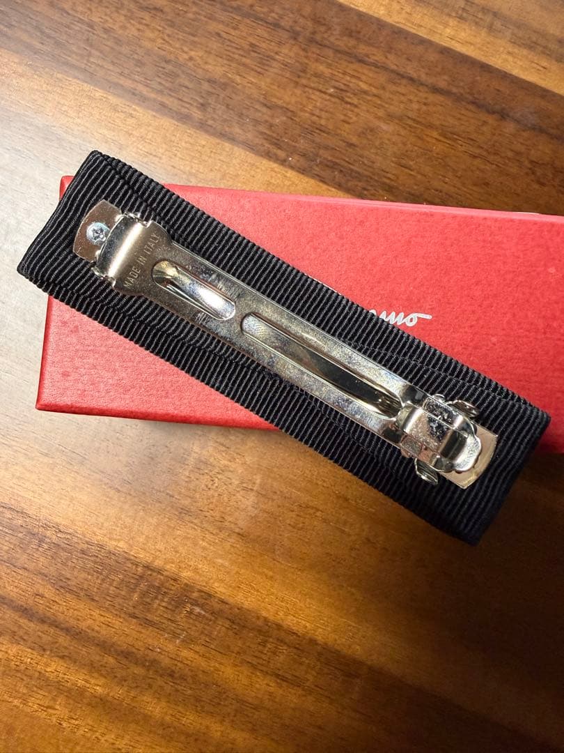 Salvatore Ferragamo クリスタルヘアアクセサリー　バレッタ