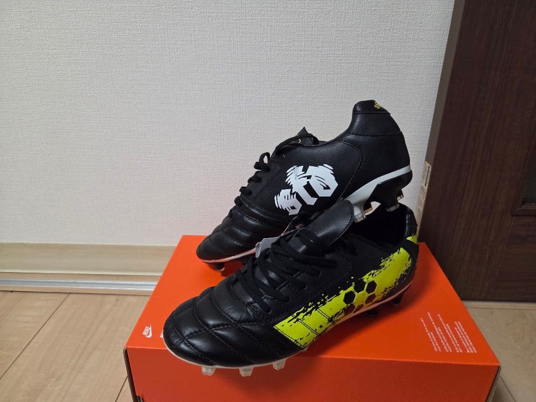 sida サッカーシューズ 黒/黄 　26㎝