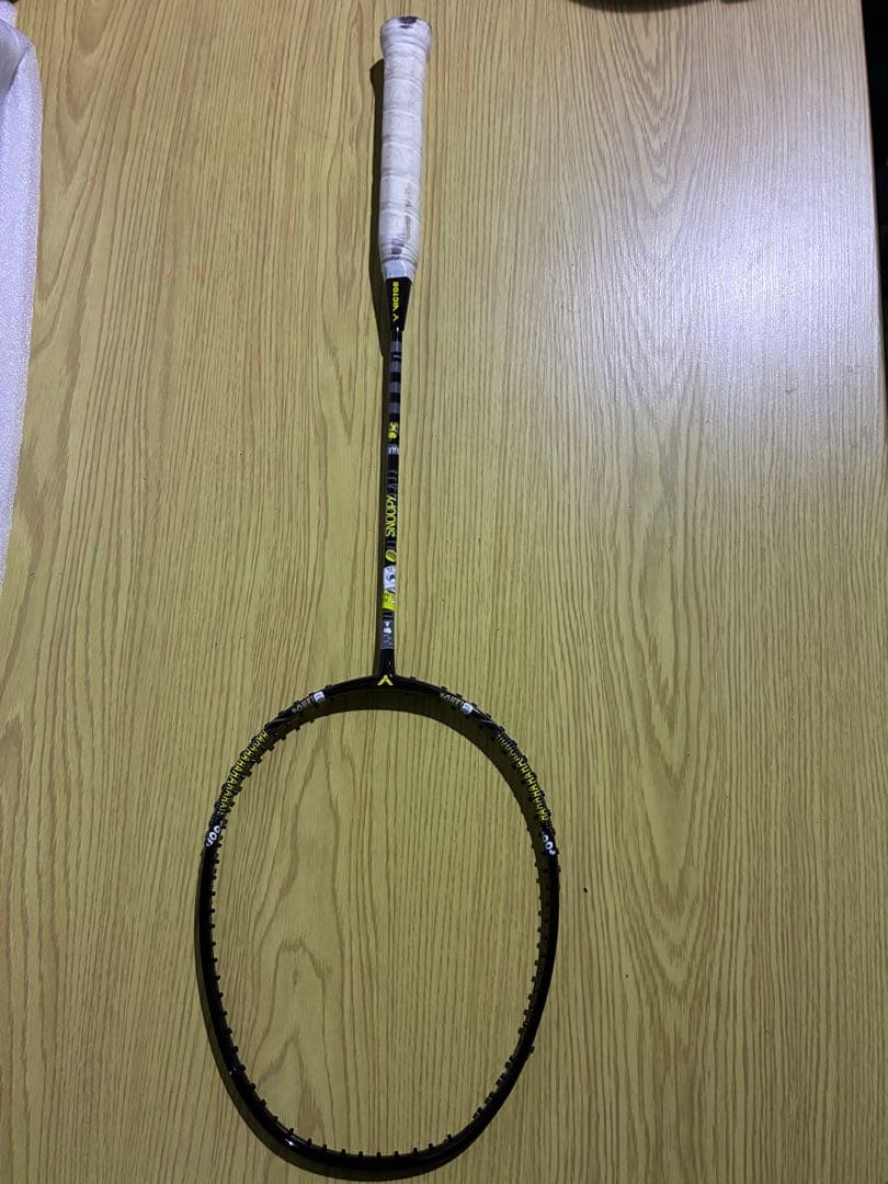 ビクター　スヌーピー バドミントンラケット