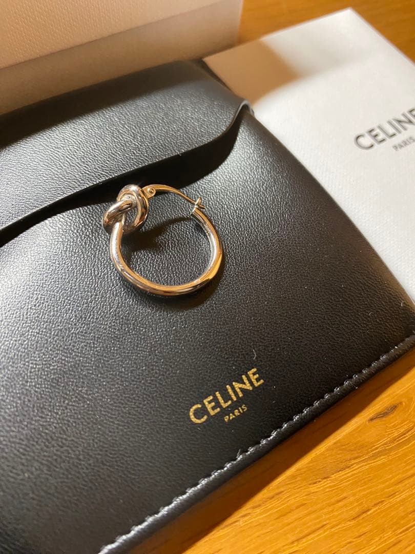 【片耳のみ】CELINE ノットフープ ピアス シルバー　SCA4252