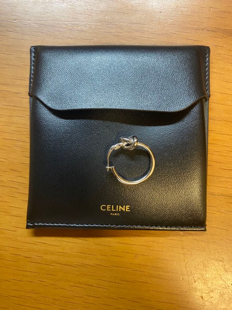 【片耳のみ】CELINE ノットフープ ピアス シルバー　SCA4252