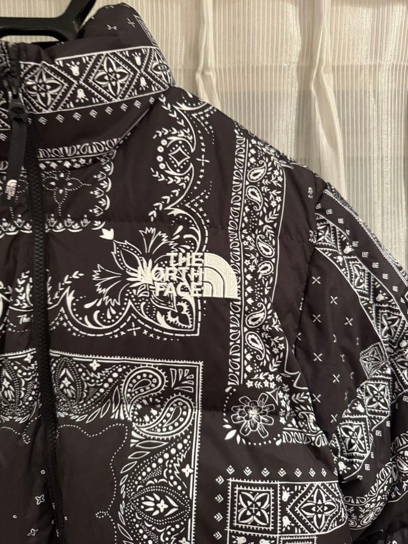 【新品未使用】THE NORTH FACE バンダナ柄 ダウンジャケット
