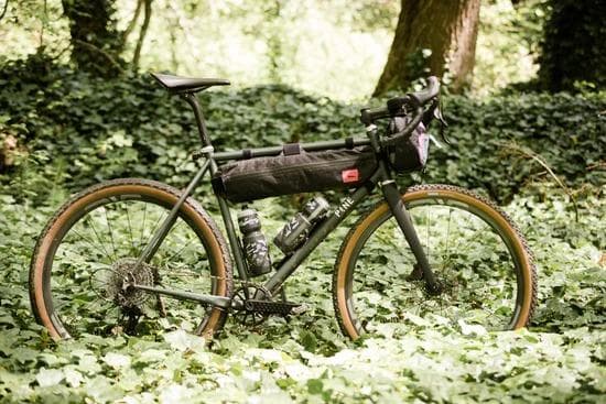 SWIFT INDUSTRIES ホールドファスト ハーフフレームバッグ L 黒