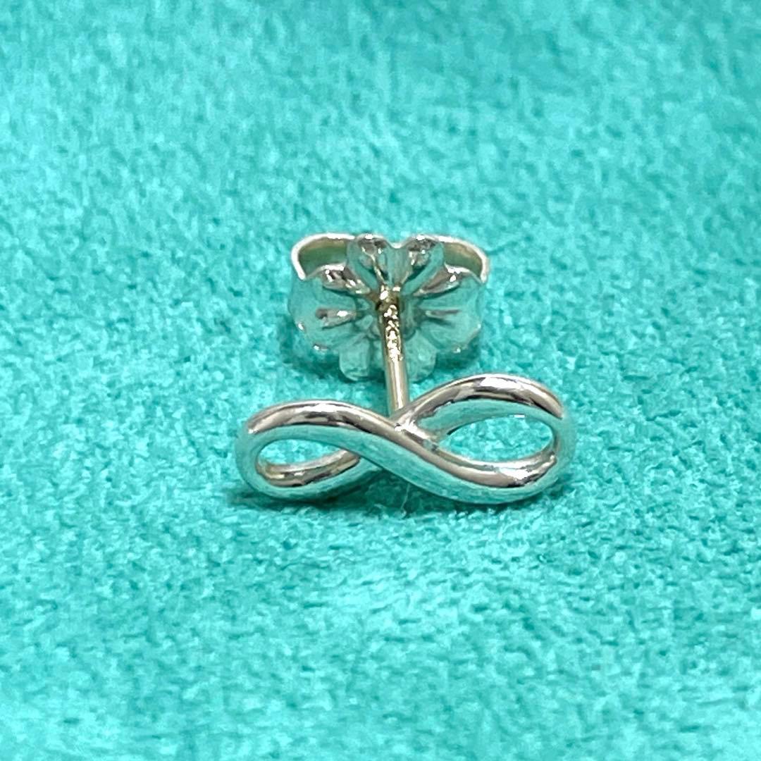 【極美品】ティファニー　インフィニティピアス片耳　メンズ/レディース　巾着袋付属