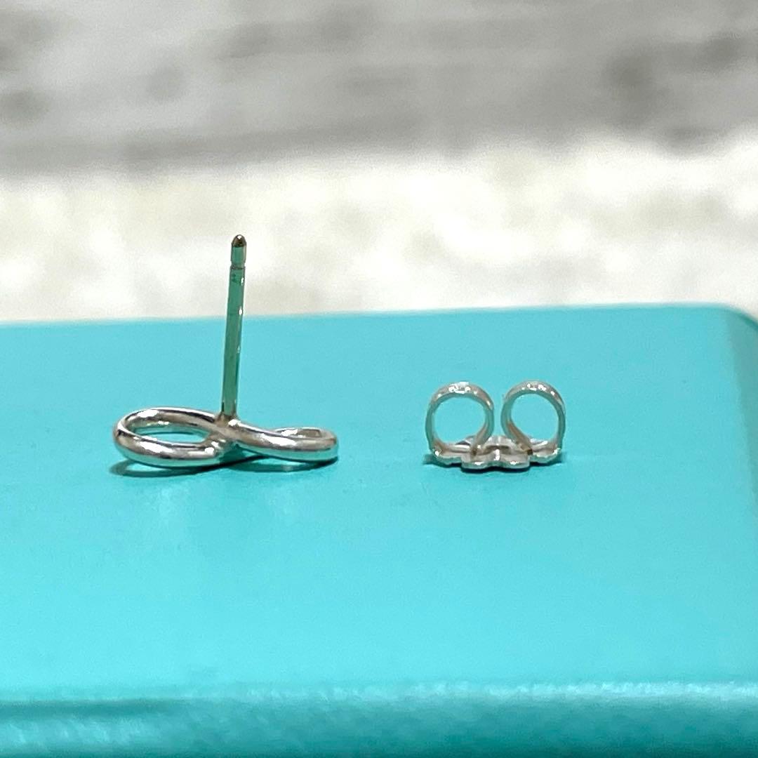 【極美品】ティファニー　インフィニティピアス片耳　メンズ/レディース　巾着袋付属