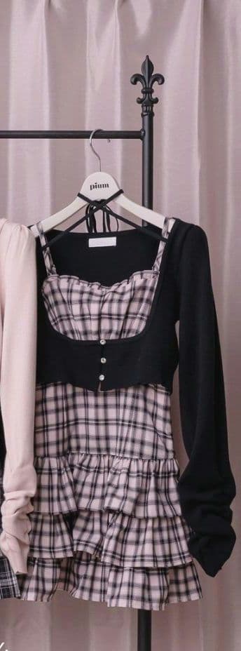 pium　 ビジューカーデ×チェックワンピセット ブラック×ピンク