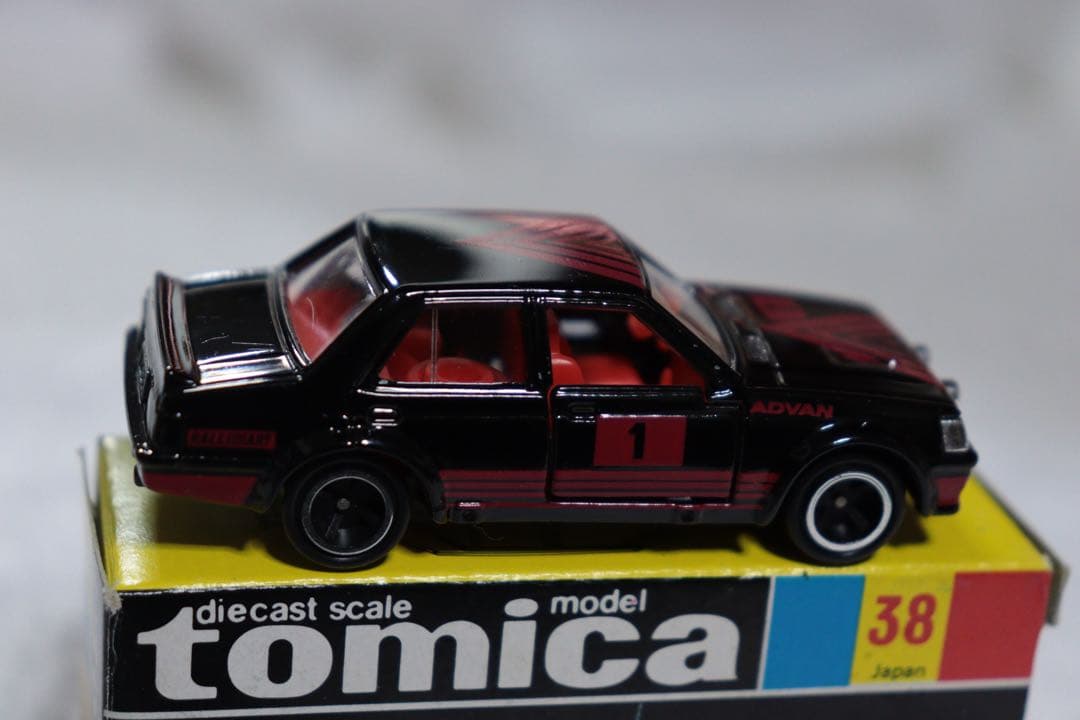 日本製　トミカ　三菱　ランサー　ターボ　アドバン　黒箱　NO.38