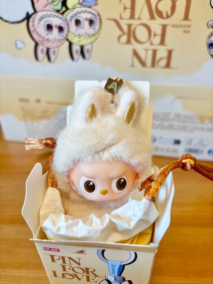 けだまラブブ LABUBU PIN FOR LOVE