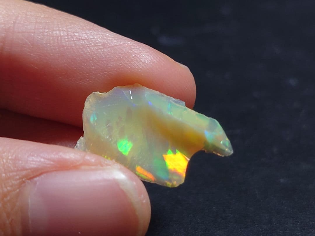 エチオピアウェロ産　オパール　ジュエリーグレード　原石　鉱物標本