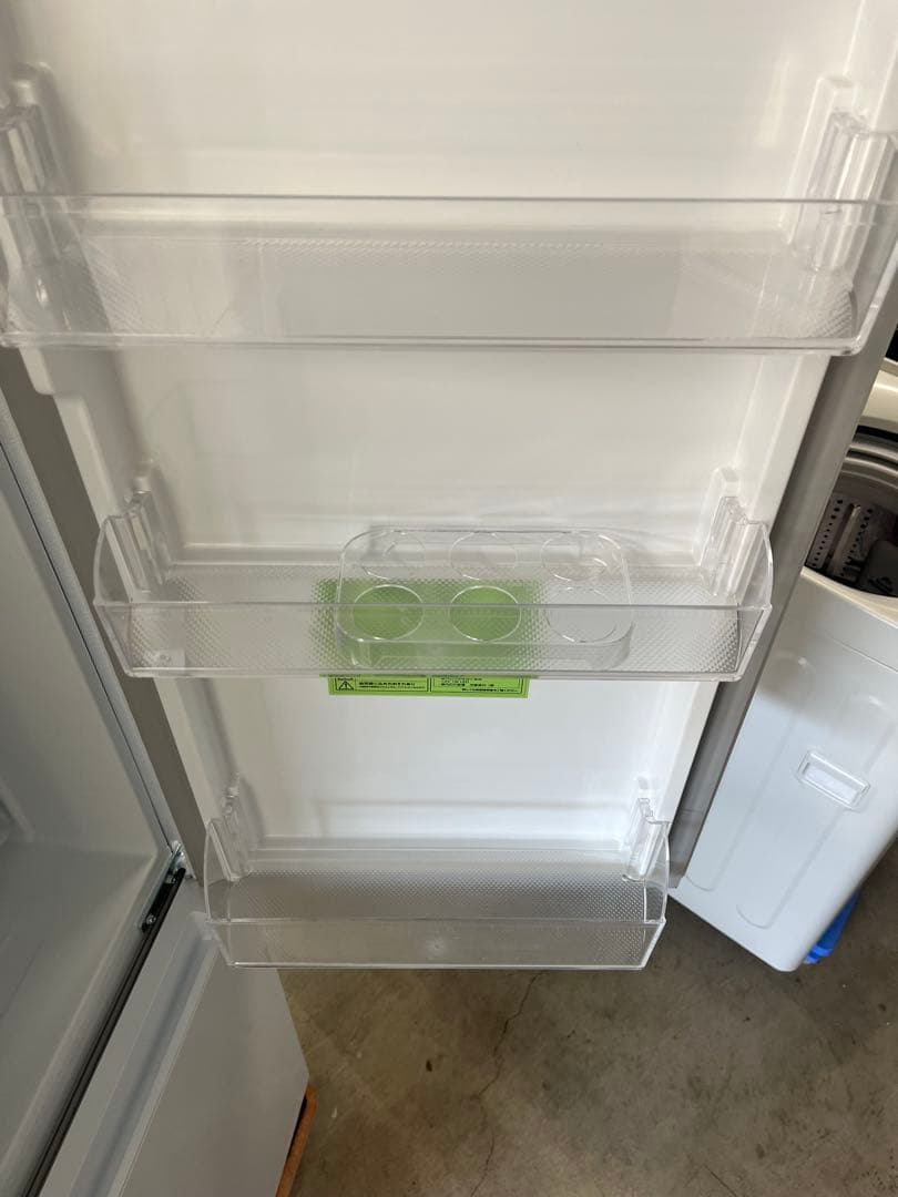 Comfee　冷凍冷蔵庫　174L　RCB169WH1JP　2024年製T