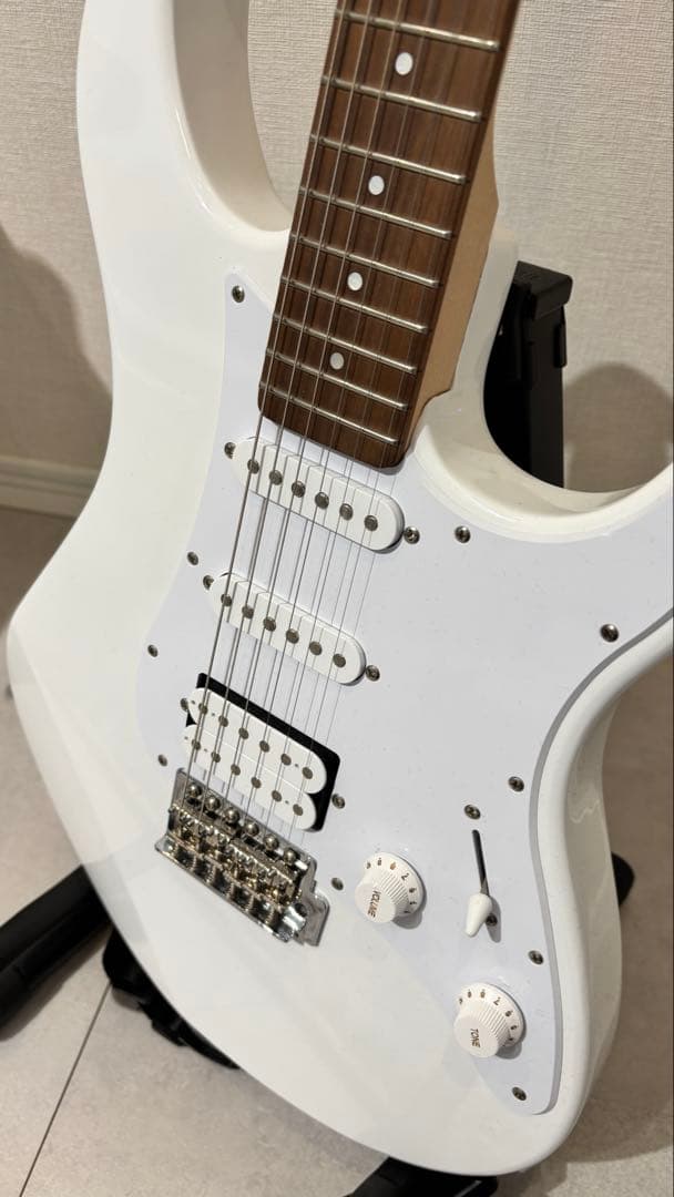 Yamaha PACIFICA 012 ホワイトエレキギター