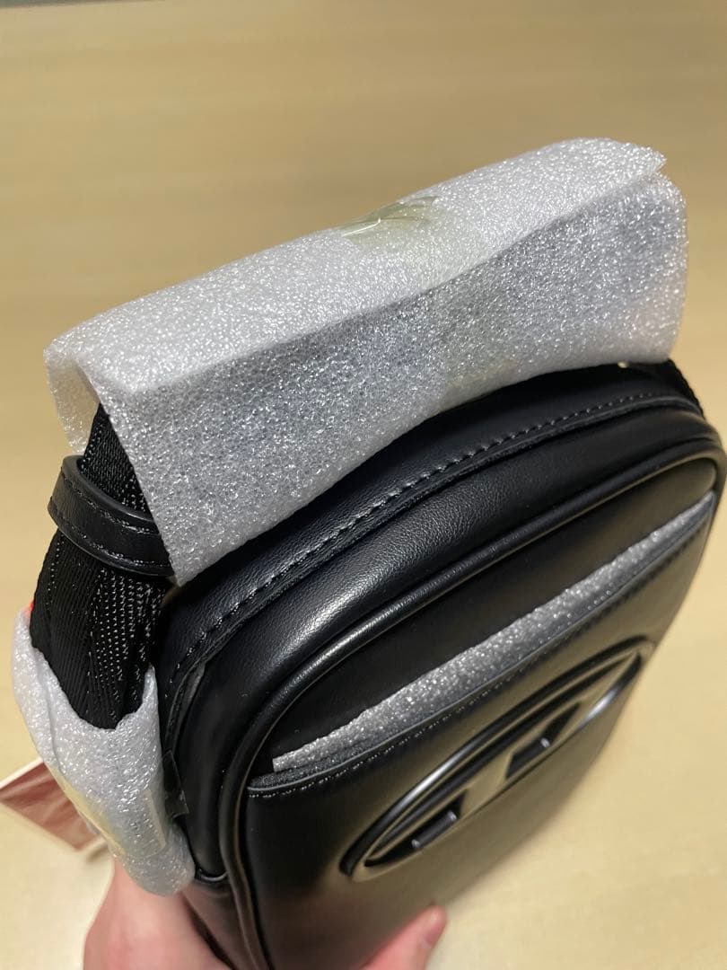 「新品未使用タグ付き」DIESEL Holi-D-Crossbody bag