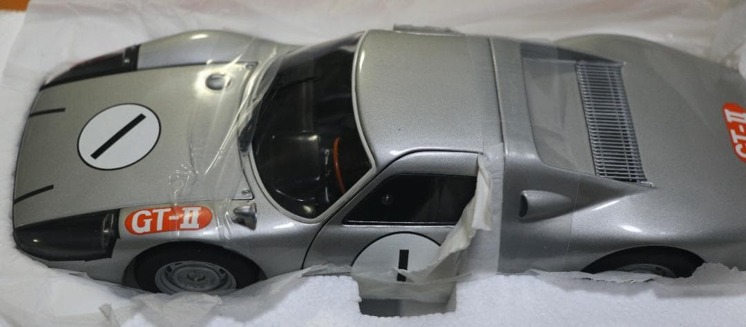 ミニチャンプス製　ポルシェ９０４カレラGTS　１９６４日本グランプ 1/18