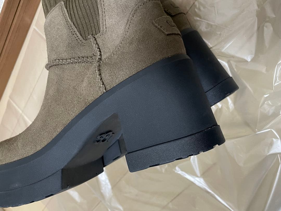 も*も様 美品　UGG モクシーチェルシー　ブラウン スエード ブーツ　23.5