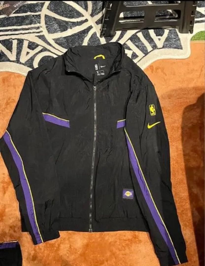 NIKE×LAKERSセットアップ　希少　Lサイズ　期間限定値下げ