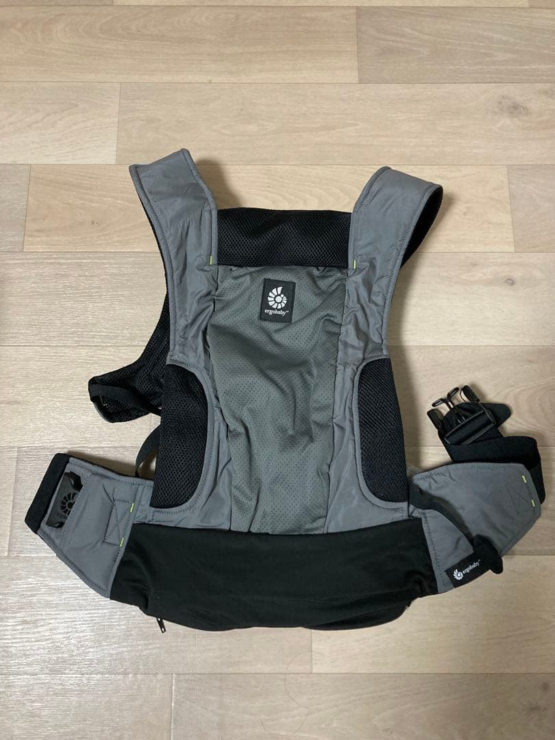 Ergobaby AWAY エルゴベビー アウェイ 抱っこ紐　グレー