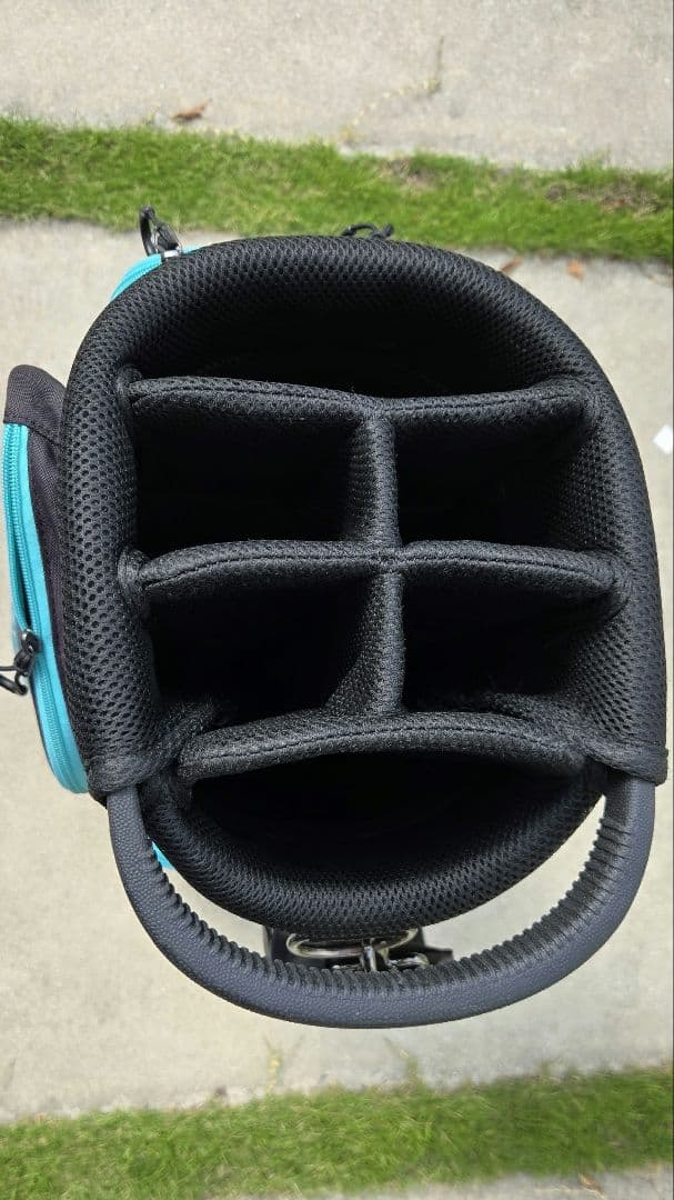 アルビチオARCHIVIOキャディバッグ ブラック/ターコイズ、フードカバーなし