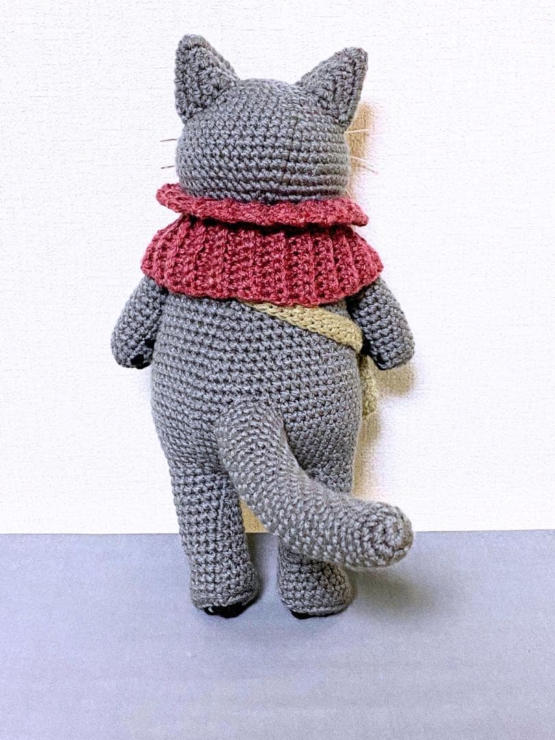 いっしょにおでかけ♪グレー猫さんのあみぐるみ