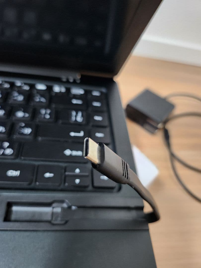 Miraxess MIRABOOK　PC型モバイルアクセサリー