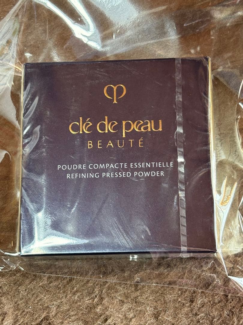 値引中clé de peau プードルコンパクトエサンシエルn エレガントスリム