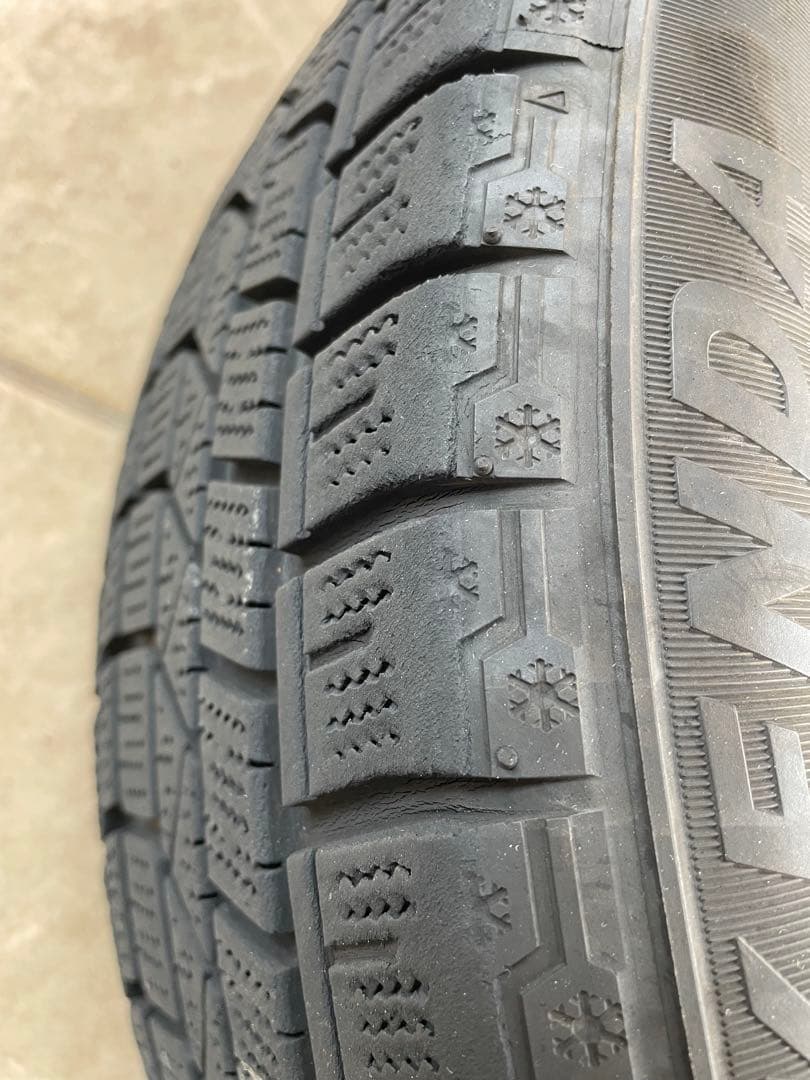 アクア❗️NHP10❗️スタッドレス付純正アルミ　Ｘアーバン　175/60R16
