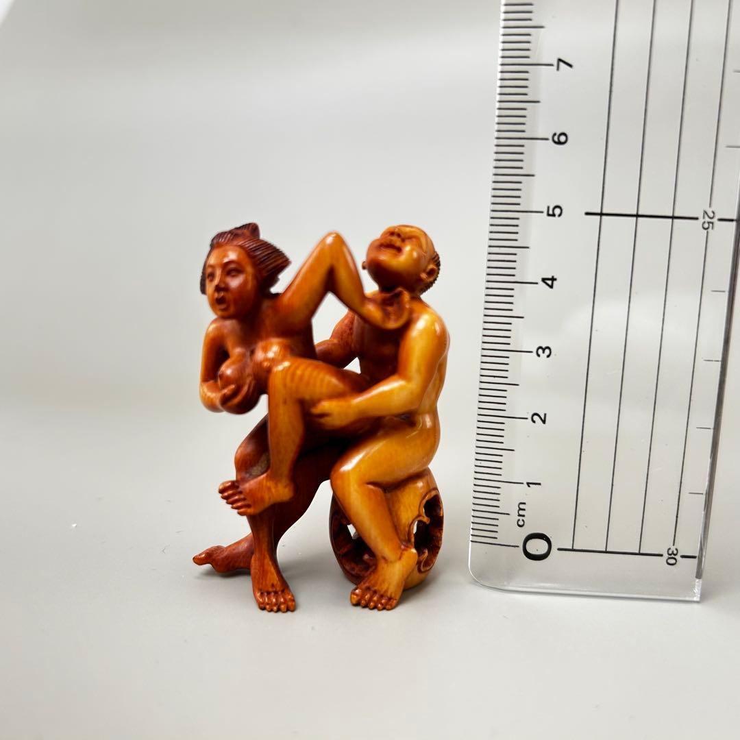 浮世絵人間の形 極上根付天然素材アンティーク骨董　飾り物　古美術　置物細密細工