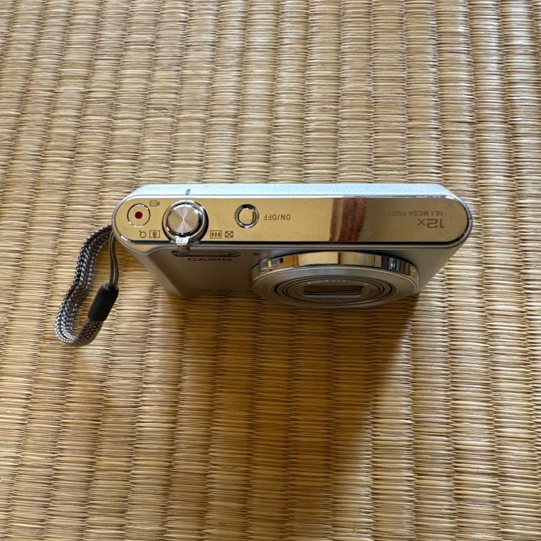 CASIO EXILIM 12倍ズーム デジタルカメラ　今日だけ値下げ