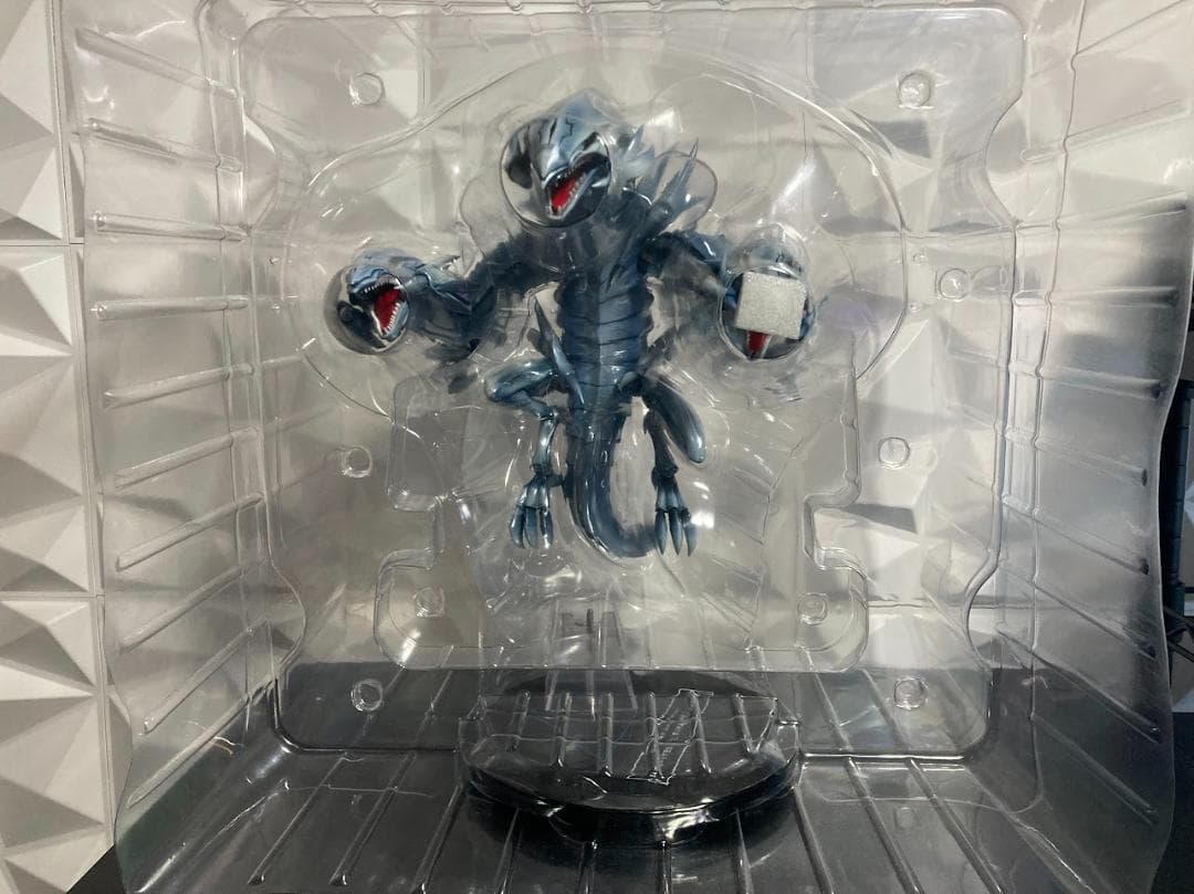 青眼の究極竜 フィギュア あみあみ　ブルーアイズ・アルティメットドラゴン