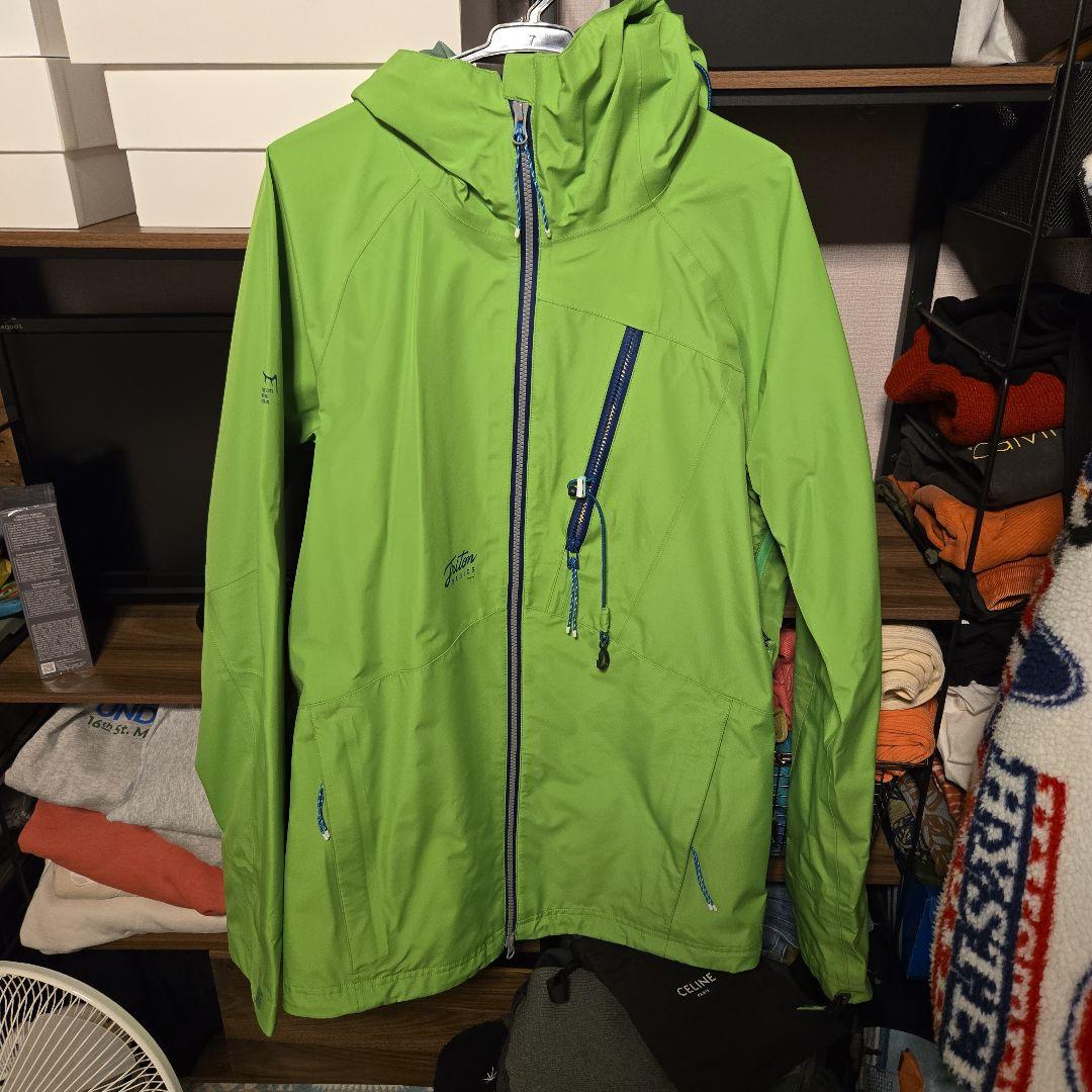 トライトンスノーボードウェア