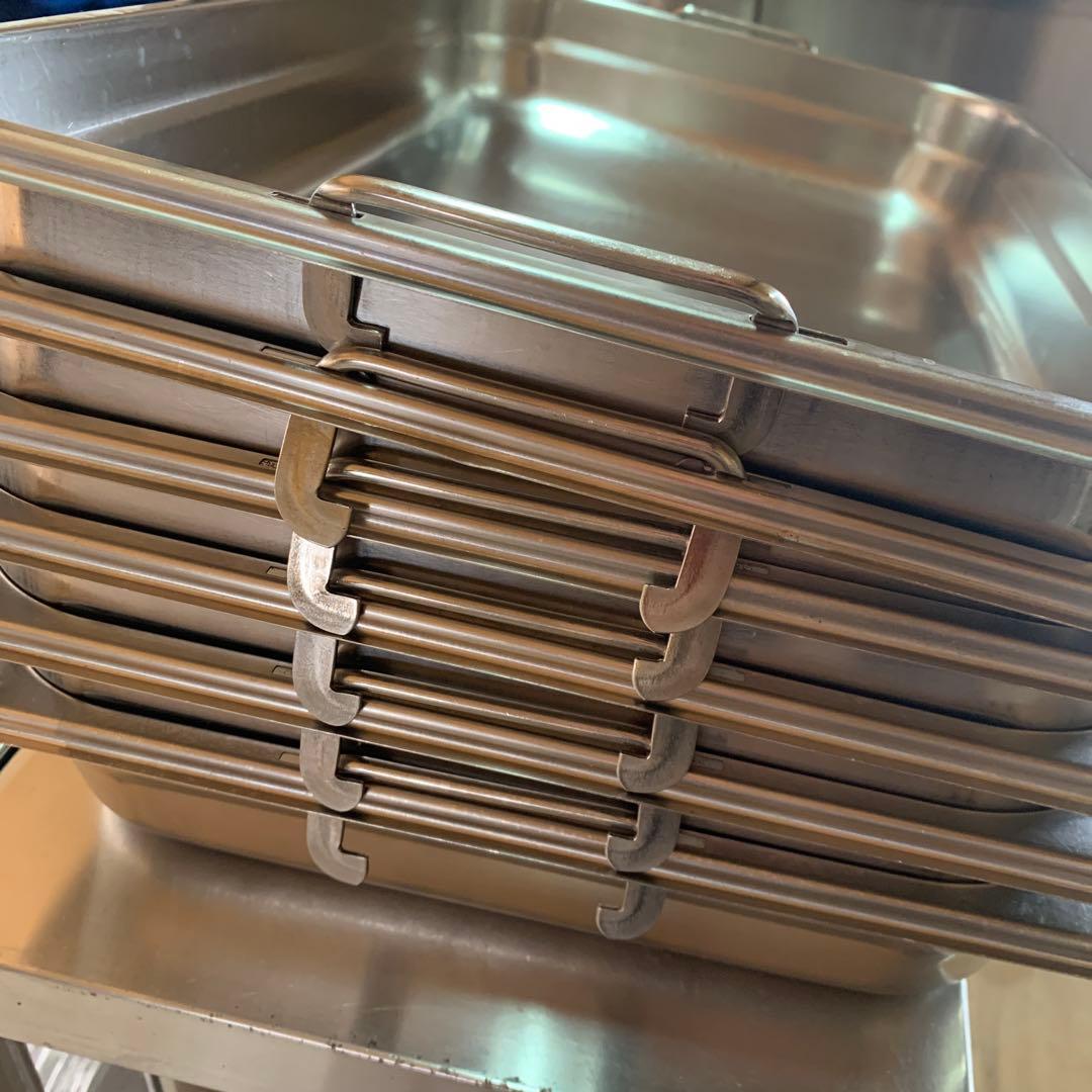 GN1/1ハンドル付きホテルパン6枚　蓋1枚