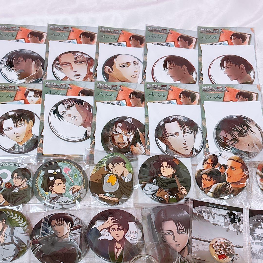 進撃の巨人　リヴァイ　缶バッジ　アクリルキーホルダー　まとめ売り　39点セット