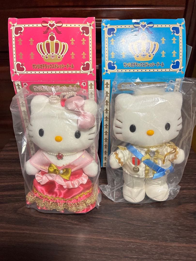 希少 激レア 新品 ハローキティ サンリオデラックスドレッシードール ぬいぐるみ