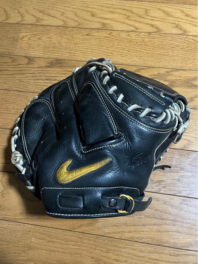 NIKE製 ブラックxベージュ 城島健司選手限定モデル 軟式 キャッチャーミット