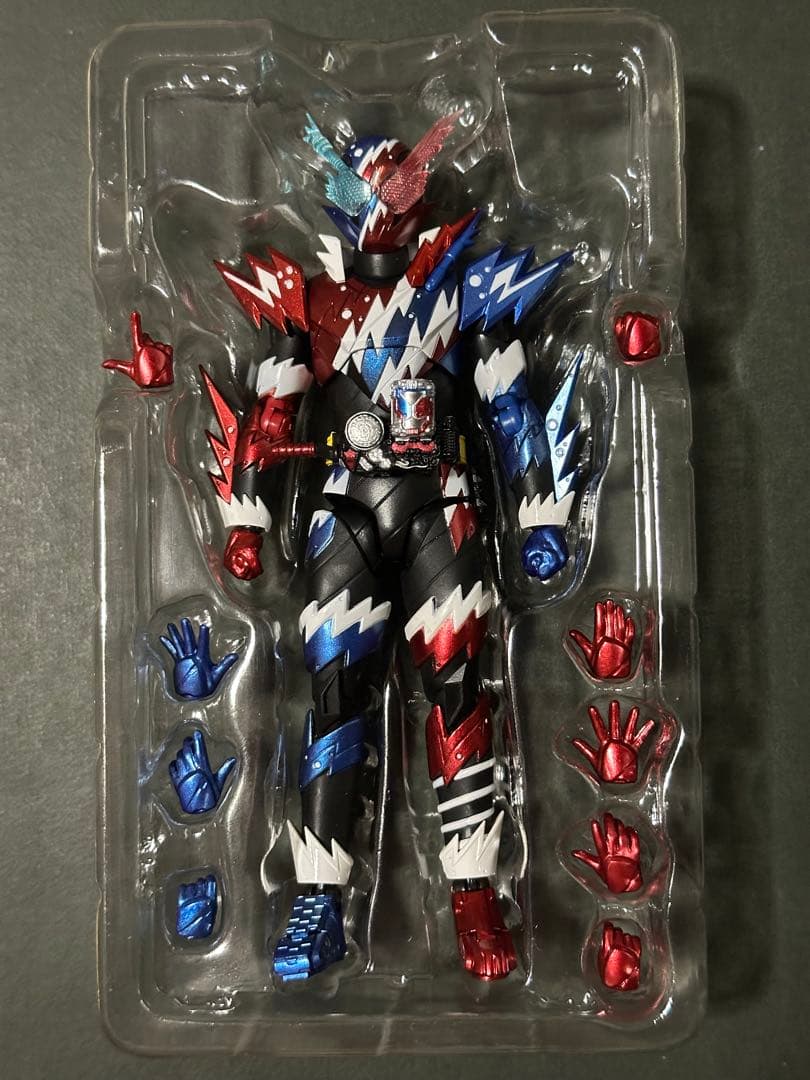 S.H.Figuarts 仮面ライダービルド ラビットタンクスパークリング