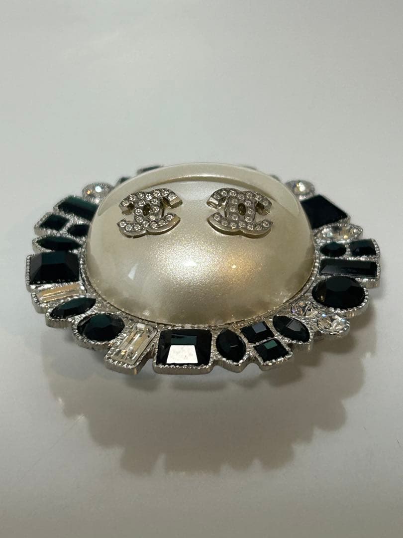 シャネル ココマーク スマイル ラインストーン ブローチ B17V