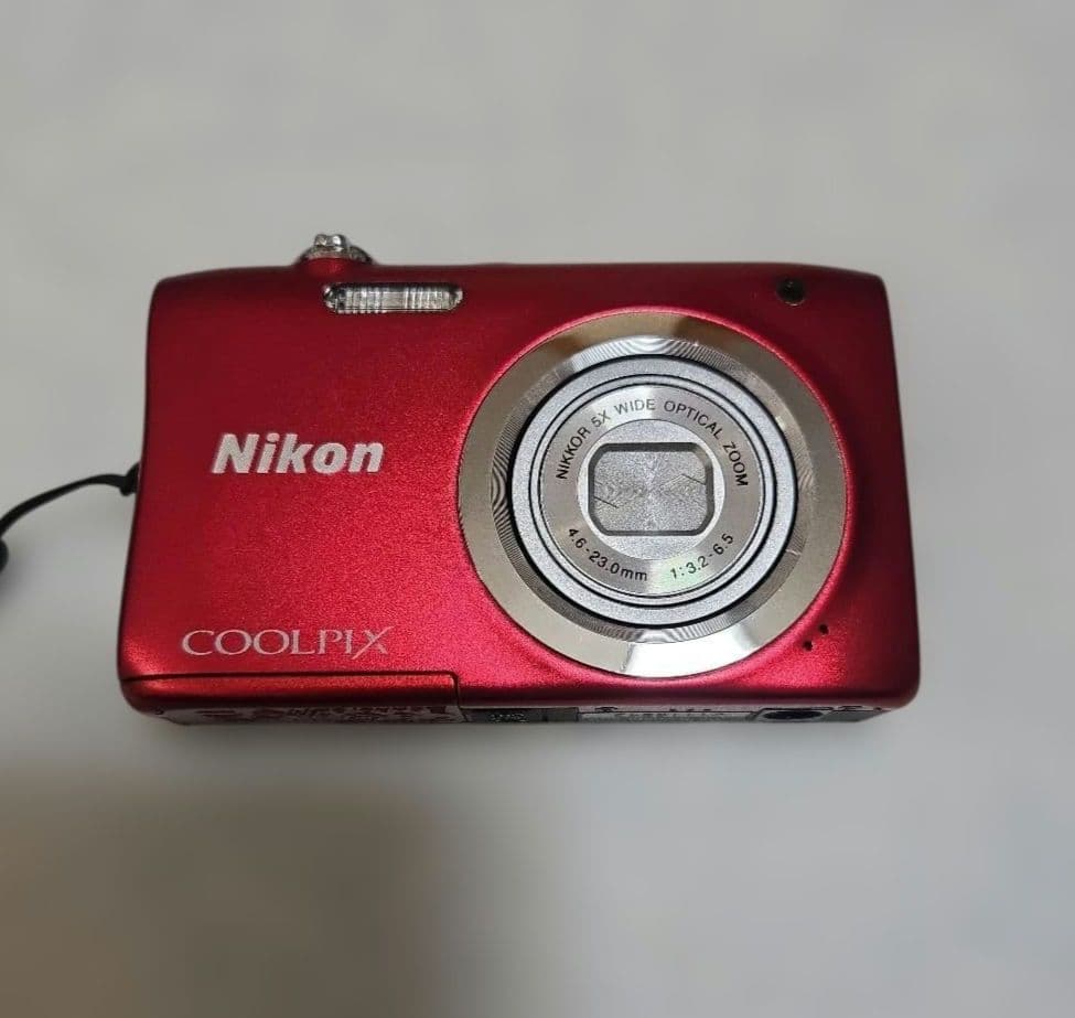 Nikon COOLPIX A100 レッド 本体と付属品