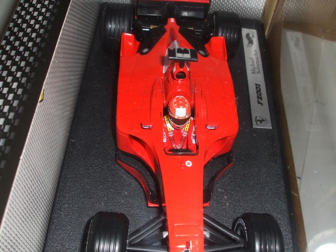 未開封　フェラーリ　F２００１　M・シューマッハ　＃１　マテル　１／１８