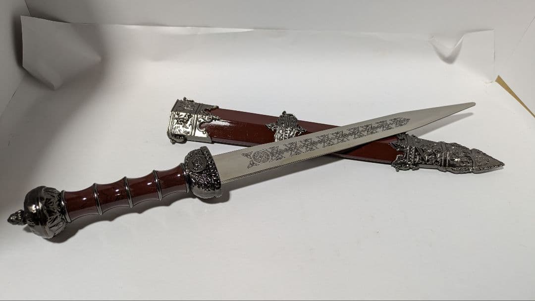 【値下げ】金属製 模造刀 西洋剣 儀式刀 短剣 グラディウス