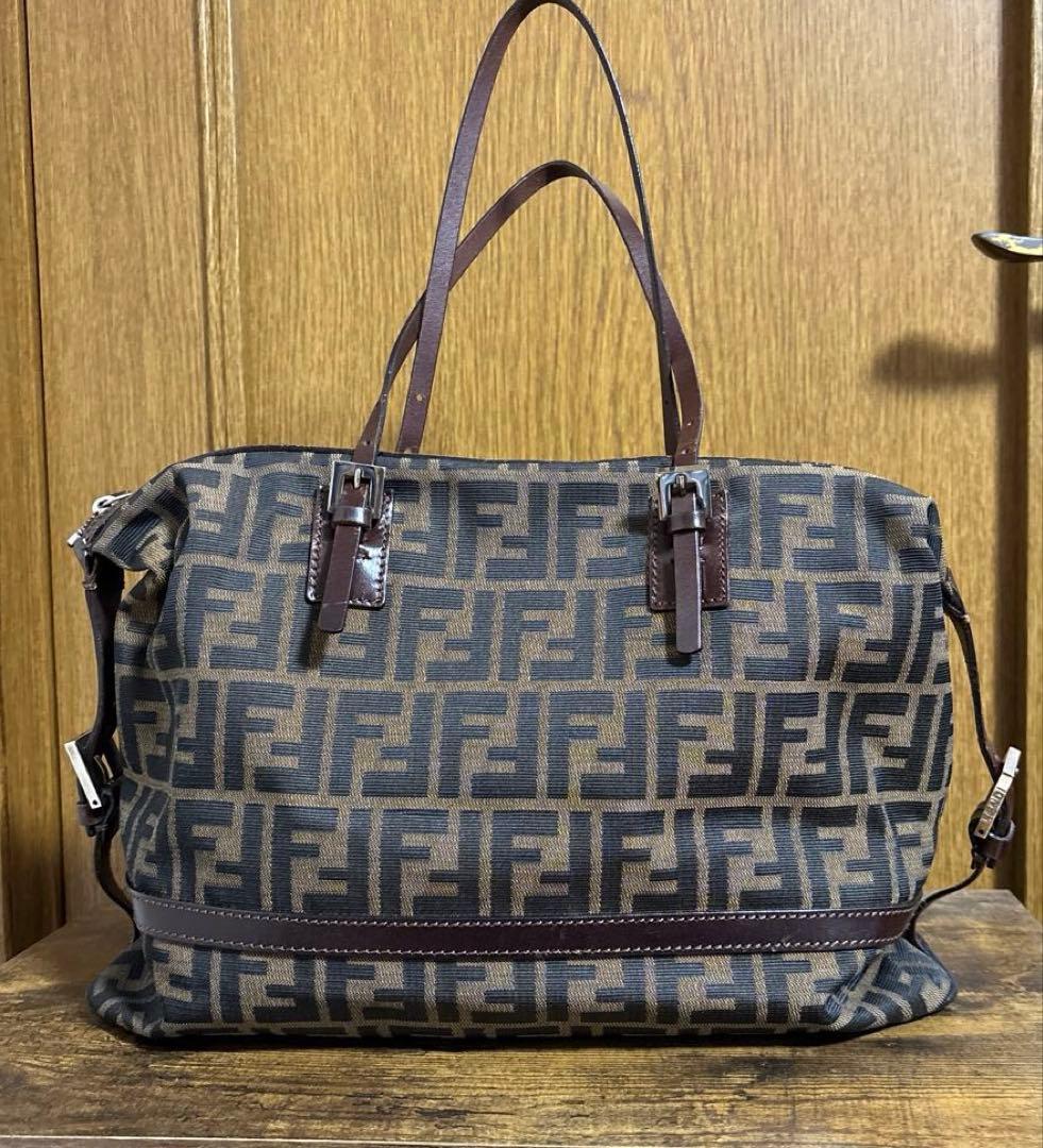 FENDI ズッカ　ショルダーバッグ