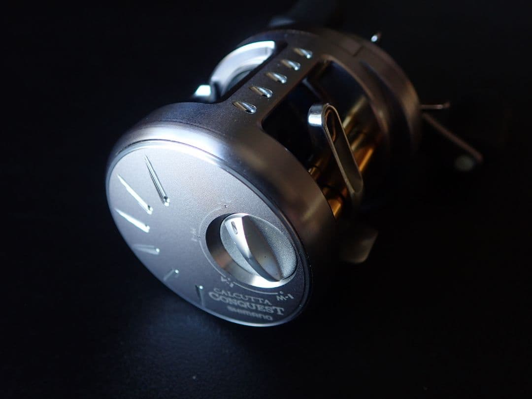 超美品　シマノ カルカッタ コンクエスト 51DC 左