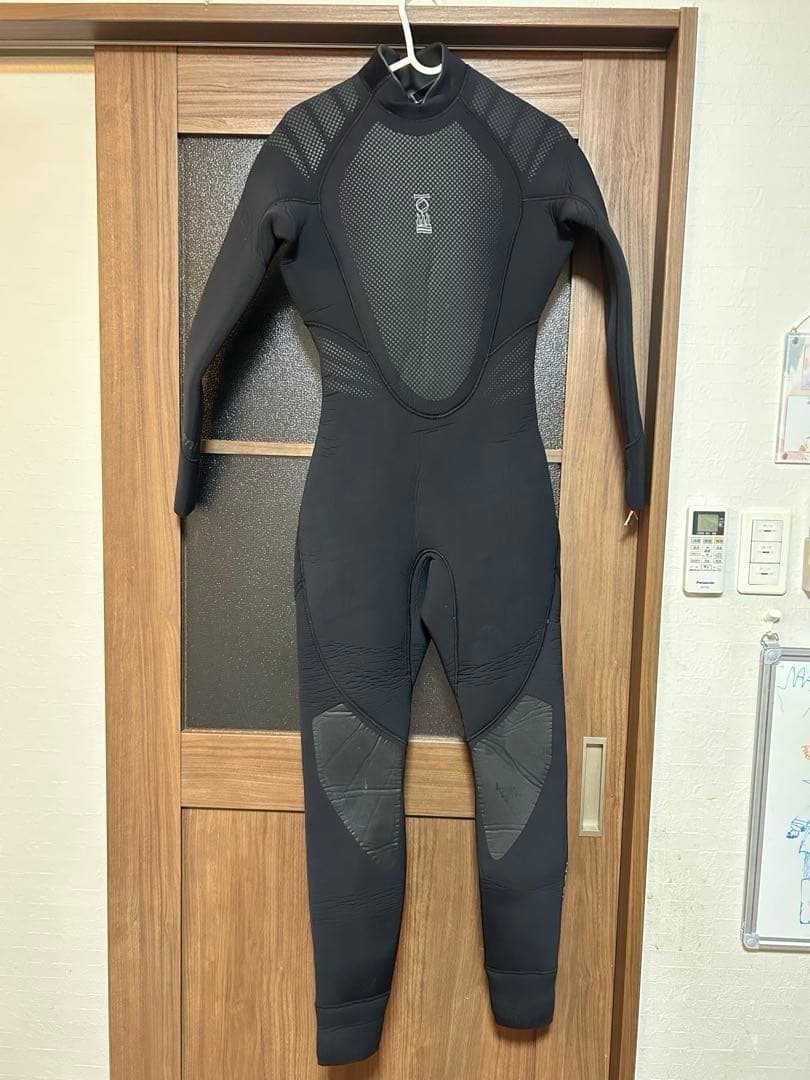 Fourthelement フォースエレメント 7mmウェットスーツ