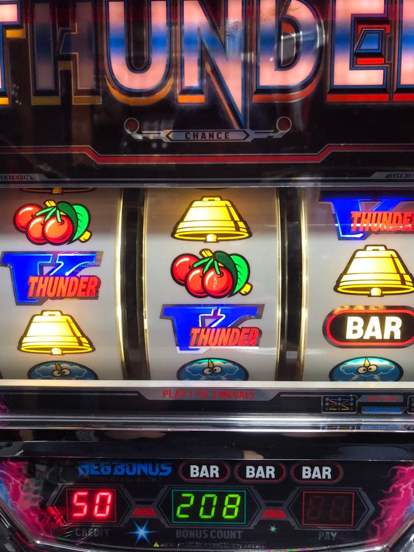 ⚠︎説明文必読⚠︎ パチスロ　サンダーV リボルト　実機+鍵等付属品(送料込)